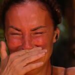 ''Ho passato più tempo nella mia vita a stare male che bene'': Antonella Mosetti scoppia a piangere in diretta all'Isola, interviene la figlia Asia