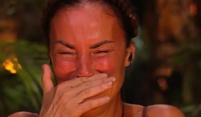 ''Ho passato più tempo nella mia vita a stare male che bene'': Antonella Mosetti scoppia a piangere in diretta all'Isola, interviene la figlia Asia
