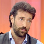 Manuel Casella ricorda in tv la relazione con Amanda Lear, che ha 40 anni più di lui: ''Ha fatto bene a lasciarmi''