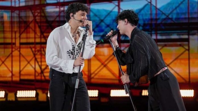Nicolò e TrigNO ad Amici 24 cantano Proud Mary