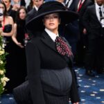 Rihanna col pancione al Met Gala 2025! Confermata la terza gravidanza: foto