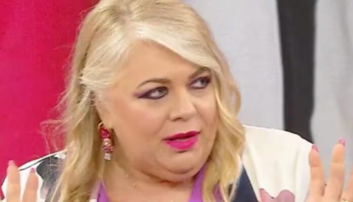 ''Dicono che sono uguale al divano della Balivo'': Rossella Erra parla degli insulti che le fanno male dopo l'annuncio dei 17 chili persi