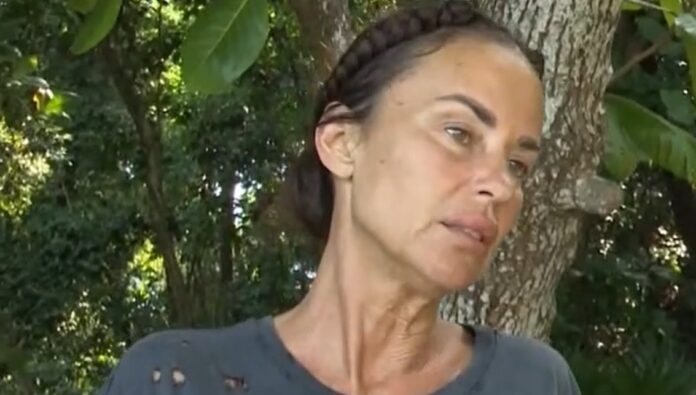 ''Mi manca l'aria, mi devo ammalare?'': Antonella Mosetti portata via dall'Isola dei Famosi per accertamenti, sempre più vicina al ritiro