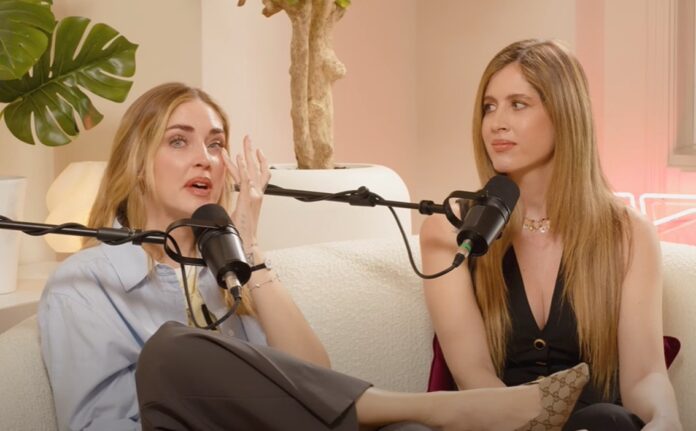 ''Senza di voi non so come ne sarei uscita'': Chiara Ferragni in lacrime ringrazia le due sorelle nel podcast 'di famiglia'